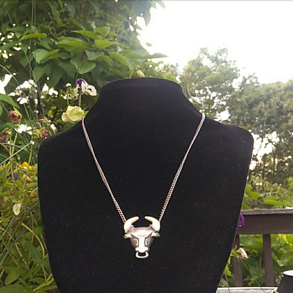 Vintage Silver Bull Head Pendant Necklace